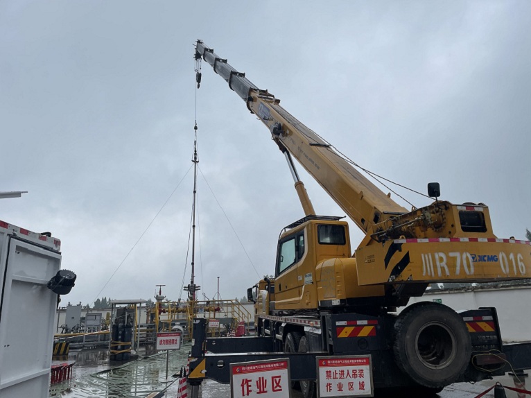 2022.6.14-766高石001-X43井动态监测现场.jpg